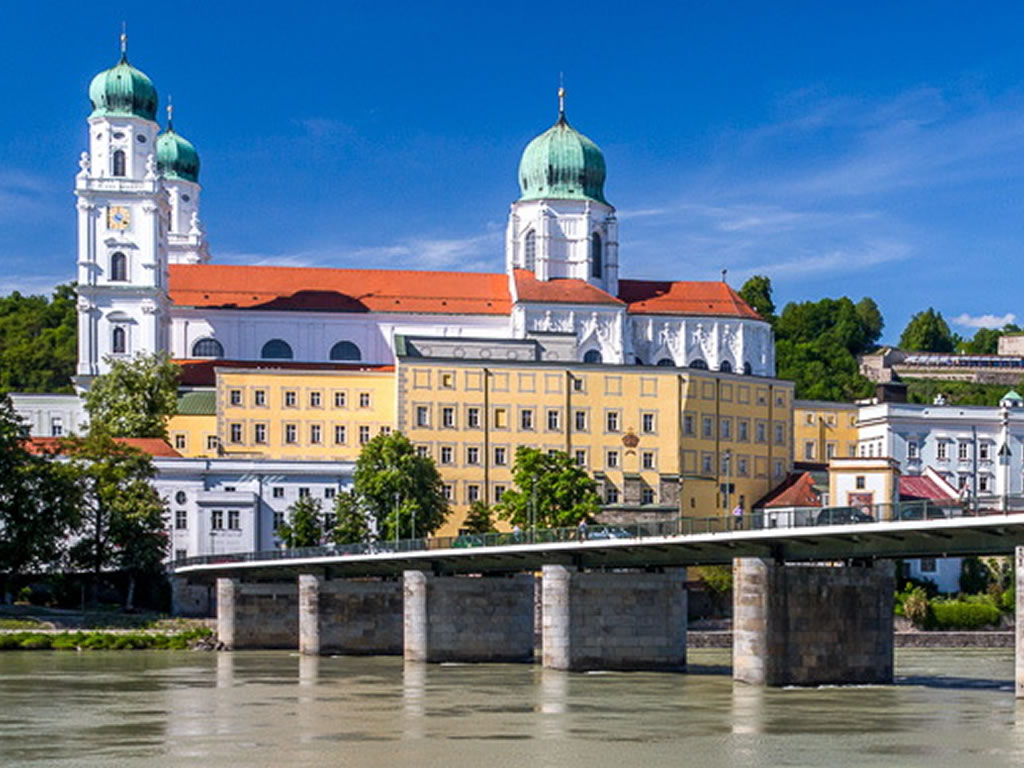 The Danube Cycle Path and the medieval river towns of Bavaria  