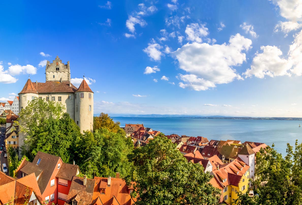 Around Lake Constance : A unique 3 country tour combining culture and nature 